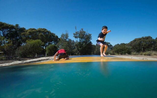 The Lakes Beachfront Holiday Retreat