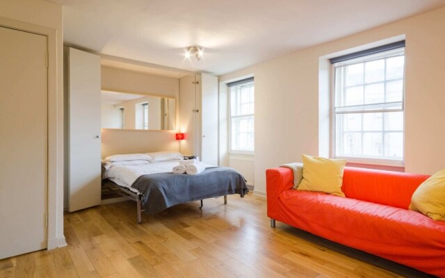 Modern Studio on Royal Mile Great for Castle