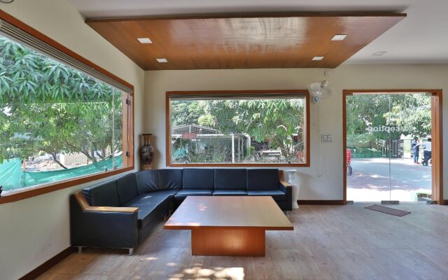 Capital O 24717 Raichura Farm Stay