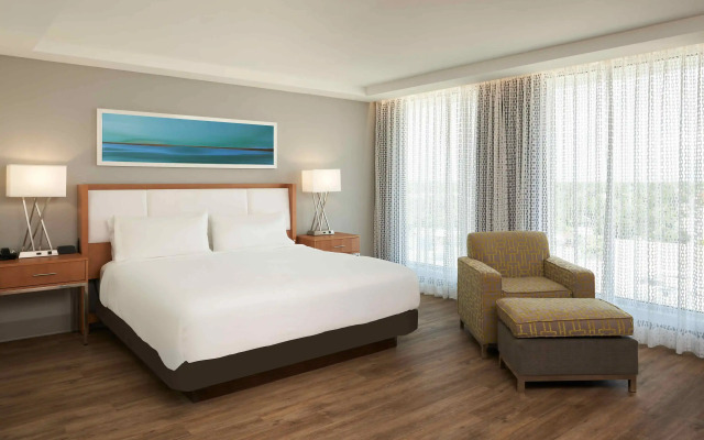 DoubleTree by Hilton Miami North I-95