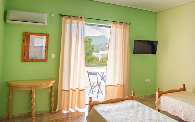 ARISTOTELIS Apartments