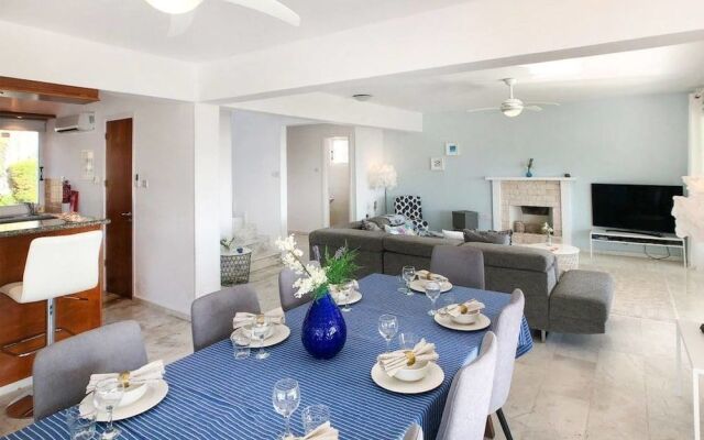 Villa Searay