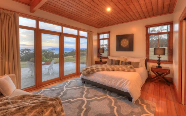 The Peninsula Experience