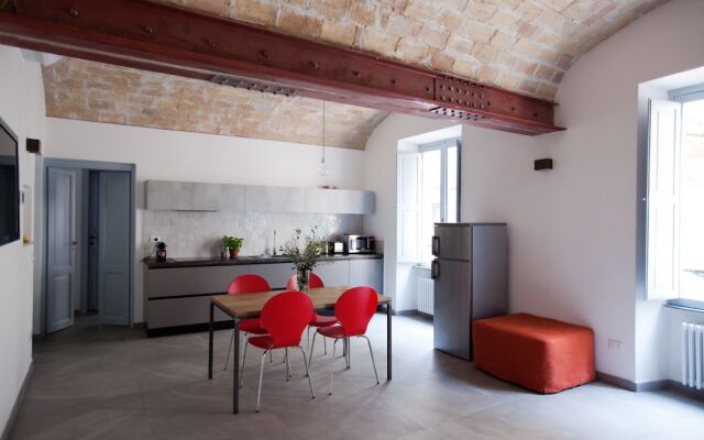 Casa Monti Colosseo, Domus Aureacharming Apt