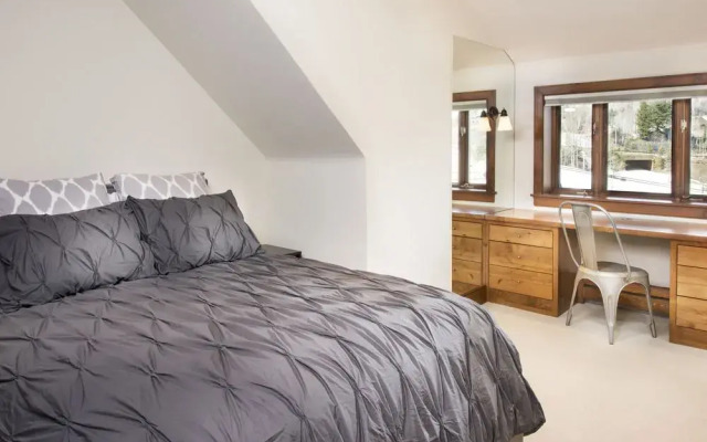 Bachelor Gulch Village by Vail Resorts