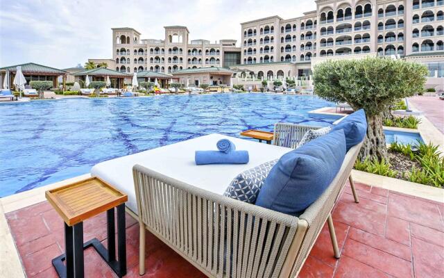 Royal Saray Resort