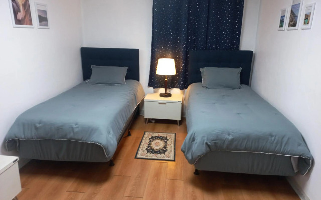 Newly renovated spacious 2 bedroom unit in HBC