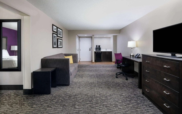 La Quinta Inn & Suites by Wyndham Kennesaw