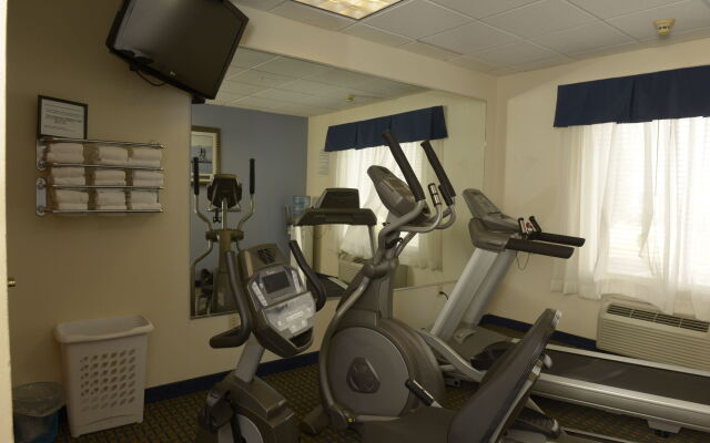 Holiday Inn Express & Suites Wilson-Downtown by IHG