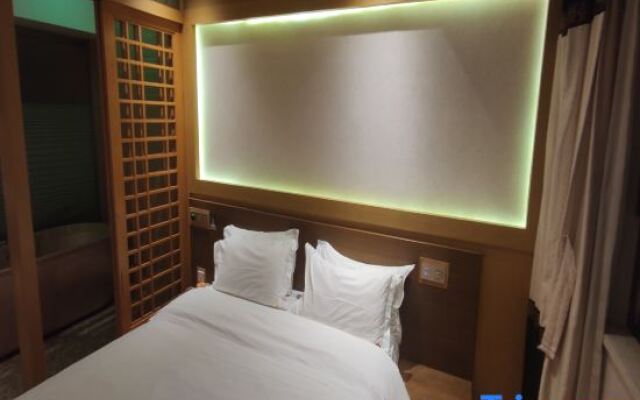 Yishanggong Art Themed Hotel (Guangzhou Jiangnanxi Metro Station)