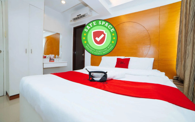 RedDoorz near Bambang Station