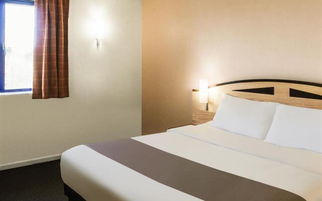 ibis Chesterfield North