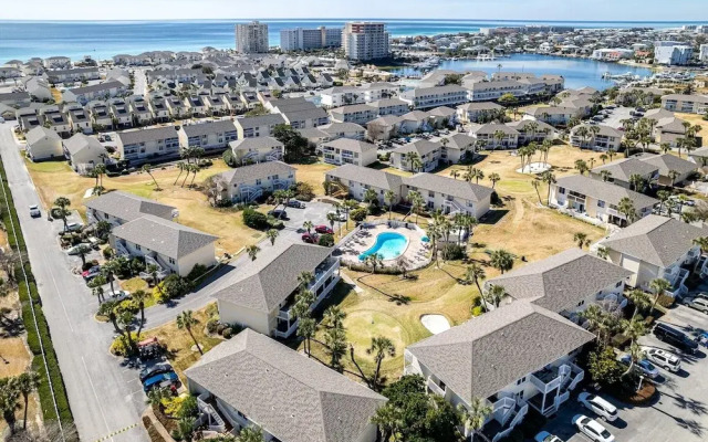 Sandpiper Cove 9226 1 Bedroom Condo by RedAwning