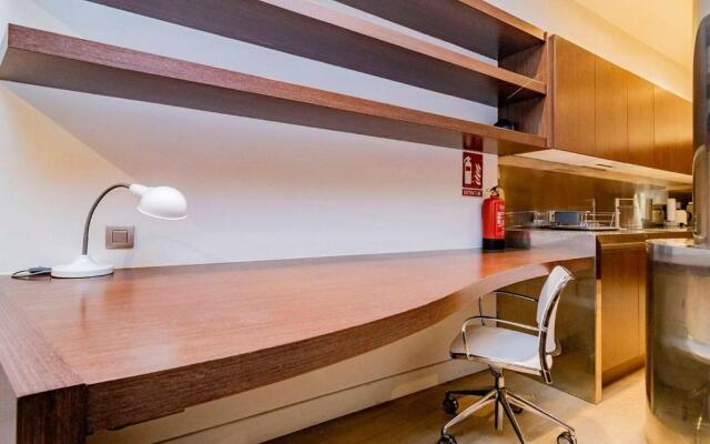 Luxury Apartment in La Latina by Batuecas