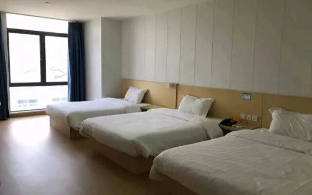 7Days Inn Chain Hotel (Taicang Shanghai East Road Wanda Plaza)