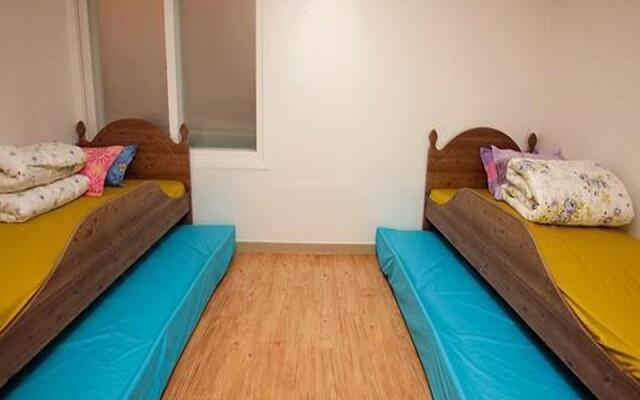 Neighbors Guesthouse