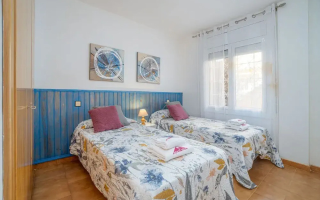 Modern 1-bedroom Apartment With Terrace
