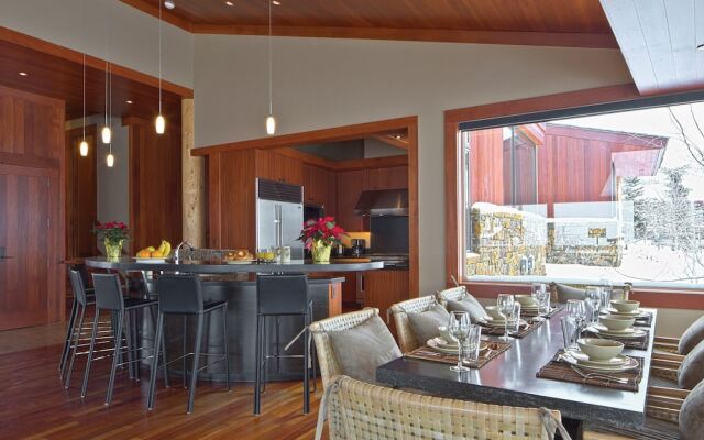 Aman Springs - Four Bedroom Home