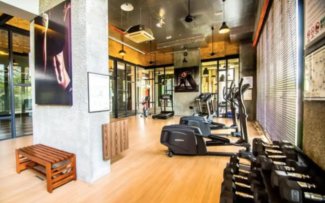 Cube 8 Teens Taman Mount Austin Apartment by Uha