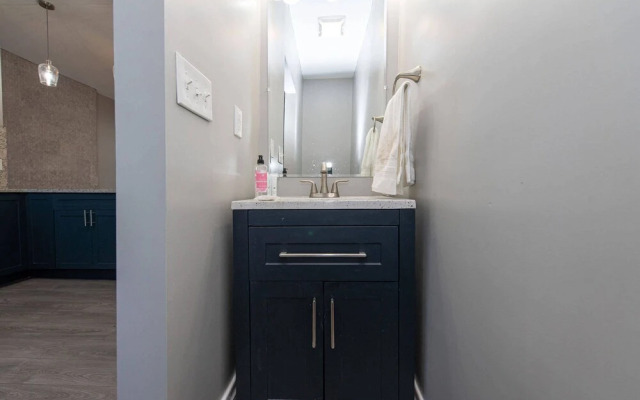 The Incline Suite 2