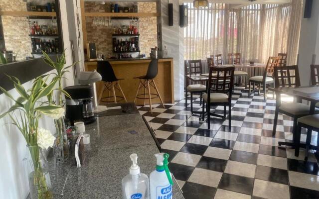 Hostal La Villa Inn