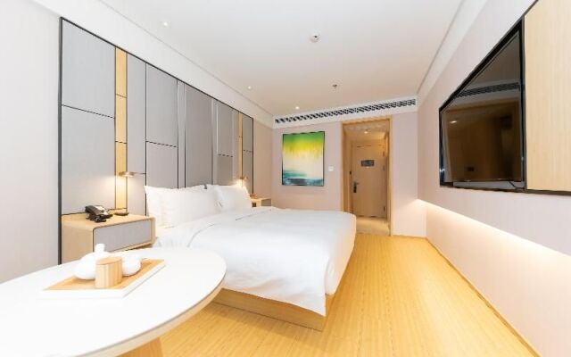 Ji Hotel Shanghai Jiangning Road Metro Station