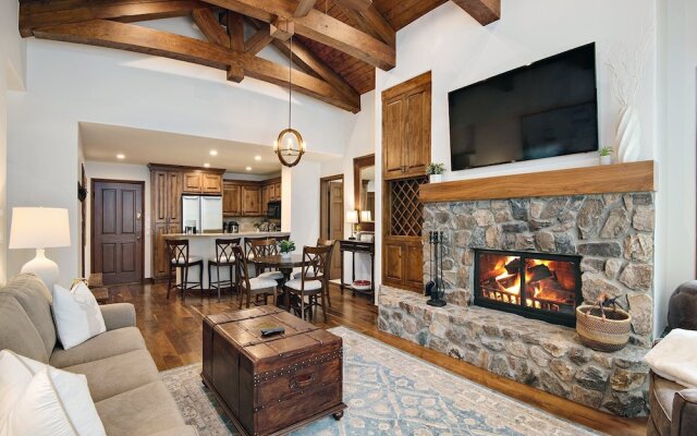 Arrowhead Village Condo - 206 Seasons Lodge