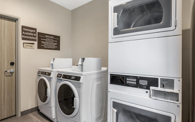 Best Western Plus Mid County