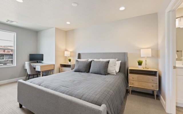 Grand Getaway 10 Bedroom Townhouse