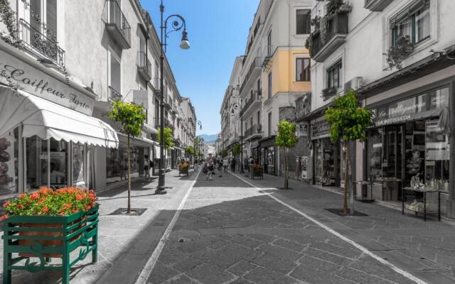 Comfy Apt 4 sleeps right in the centre