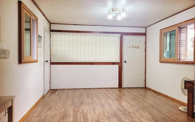 Gyeongju West Namsan Hanok Pension