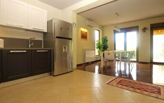 Apartment 1695