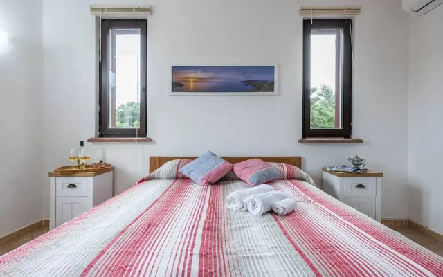 Amazing Detached Villa for 8 Guests Near Stintino