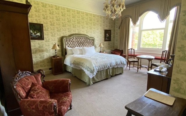 Rossington Hall