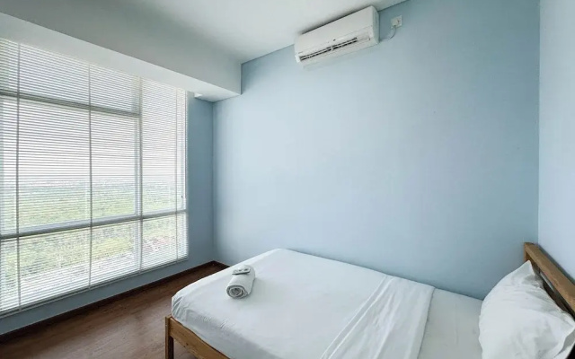 Spacious And Cozy 3Br At Grand Sungkono Lagoon Apartment