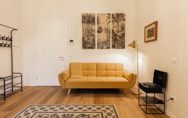 Salutati Apartments by MMega