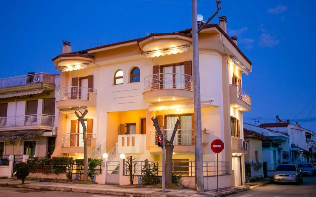 Vier Luxury House