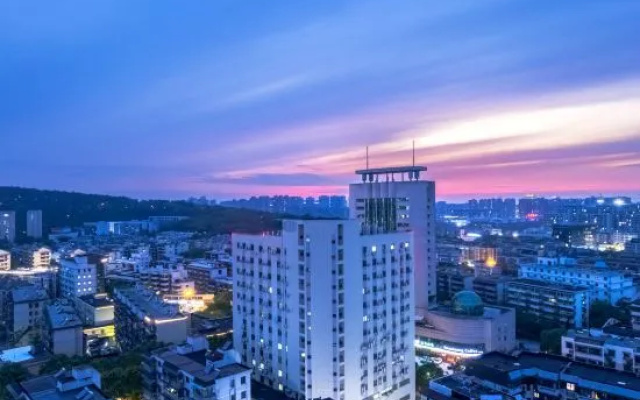 Duojiangnan Hotel (Yintai Department Store, Linping Pedestrian Street, Hangzhou)