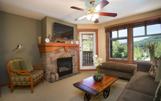 Eagle Springs East 1 & 2 Bedroom Condos