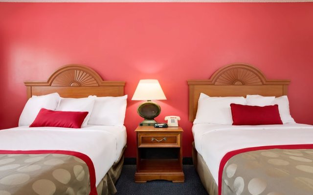 Ramada by Wyndham Cleveland Airport West