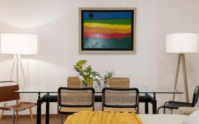 New! Spanish Step Design Apartment