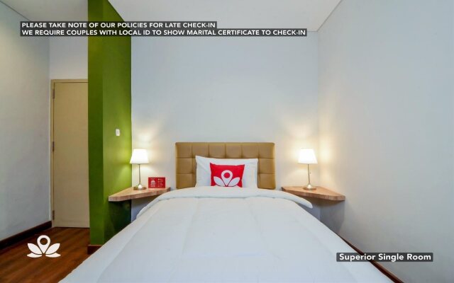 ZEN Rooms Kemang Selatan Syariah