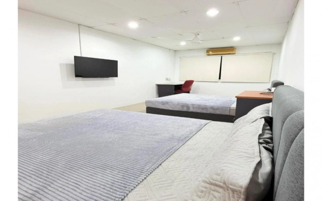 Hotel O S Homestay Premium