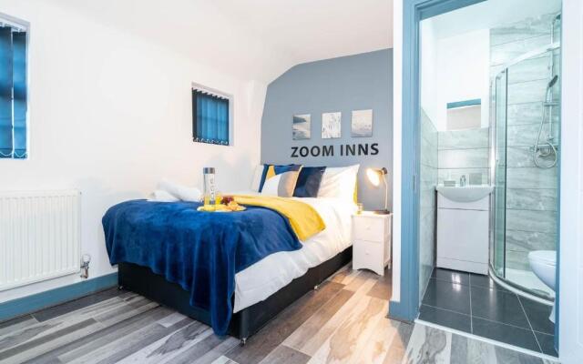 Modern, stylish studio with Netflix