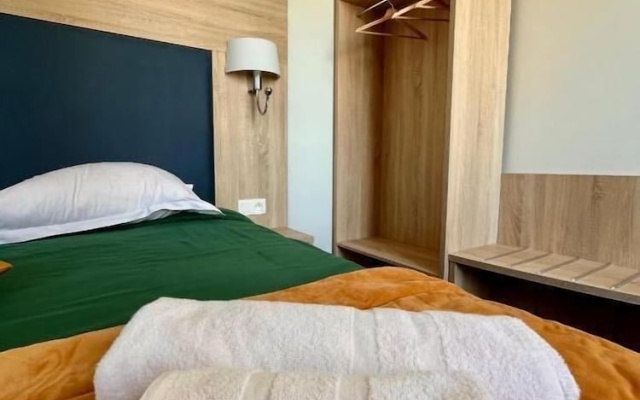 Armor Hotel