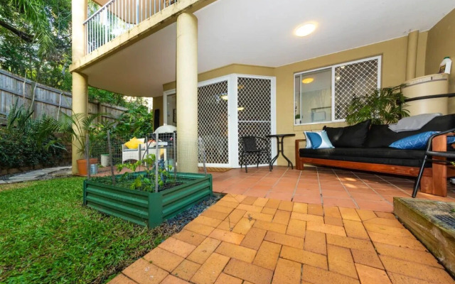 Delightful 2 Bedroom Near CBD