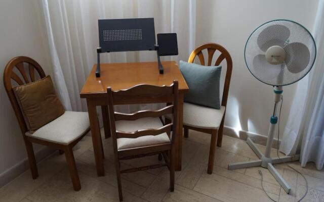 Apartment with a garden, BBQ, swimming pool and jacuzzi