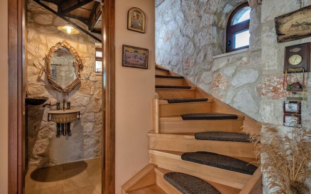 Orfeas Villa