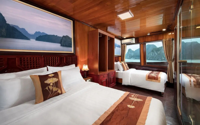 Cozy Bay Classic Cruise