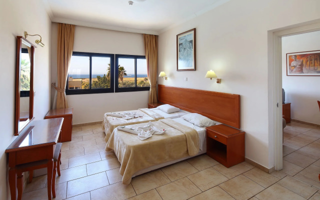 Panareti Coral Bay Hotel